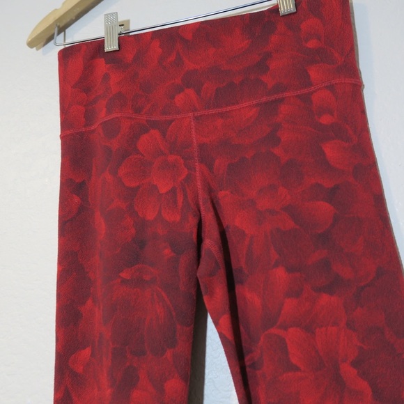 Athleta Elation Textured Tight Print Leggings Chakra Floral Red Yoga Size Medium - Picture 4 of 11